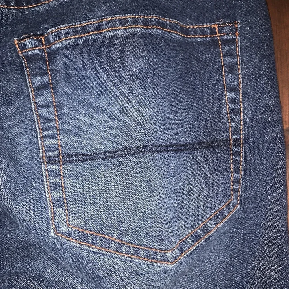 GENES Shop Jeans Mens 32x30‎ Bowery Slim Fit Blue Wash Whiskered Fading Logo EUC